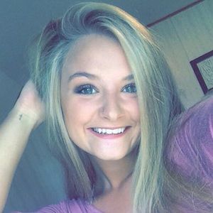 Meet your Posher, Alexis